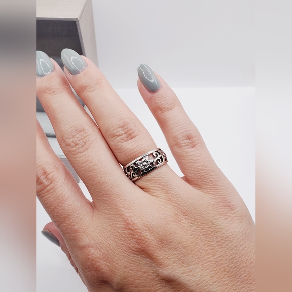 Silver ring - Picture 2 of 4